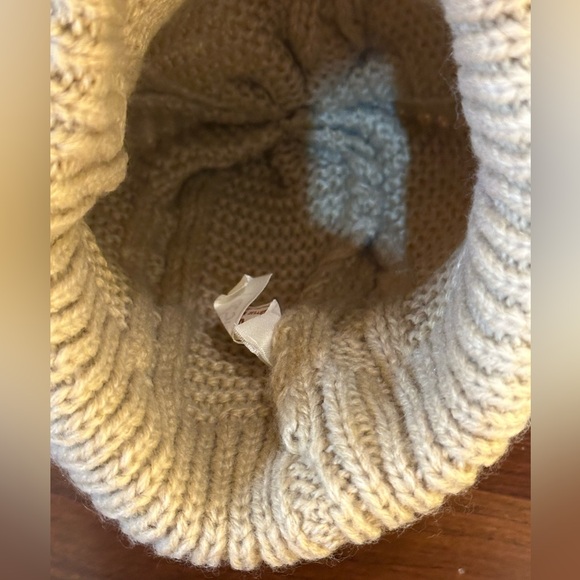 🌟HP🌟VTG 1980s NWT Aris Cable Capers Chunky Tan Acrylic Beanie OSFM - Picture 10 of 11